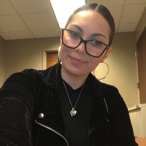 Meet your Posher, Amanda